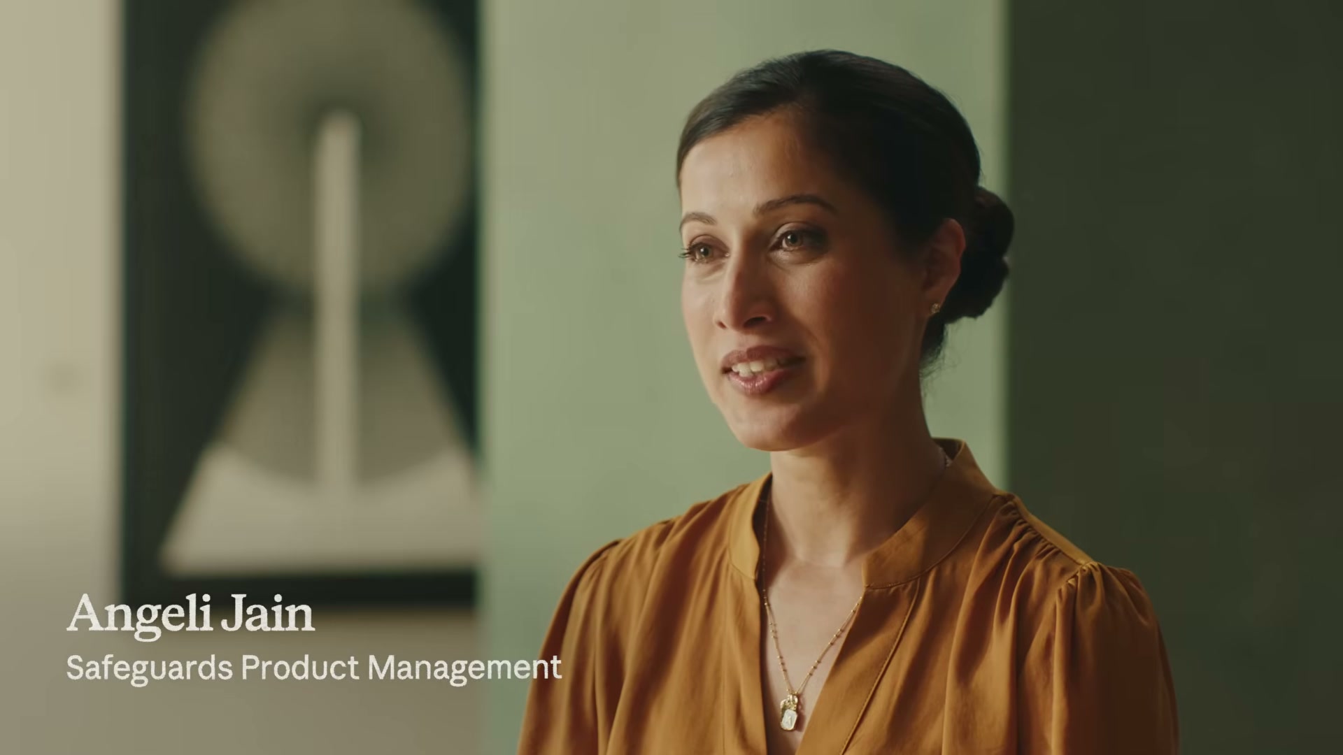 Angeli Jain, Safeguards Product Management chez Anthropic, explique le m&eacute;canisme de redirection vers Opus 4.8.