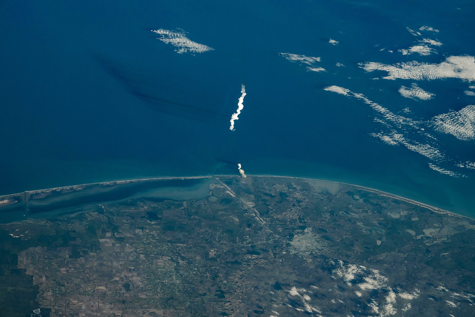 Lancement d'une fusée SpaceX Starship vu depuis l'espace — une semaine de records et de capitaux colossaux pour l'IA.